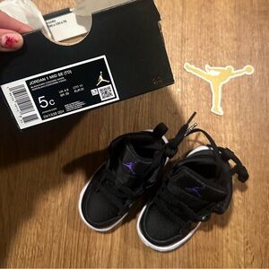Jordan Kids Black & Purple Mid-Top Sneakers